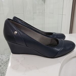 Life Stride soft system shoes women's size 5.5M.